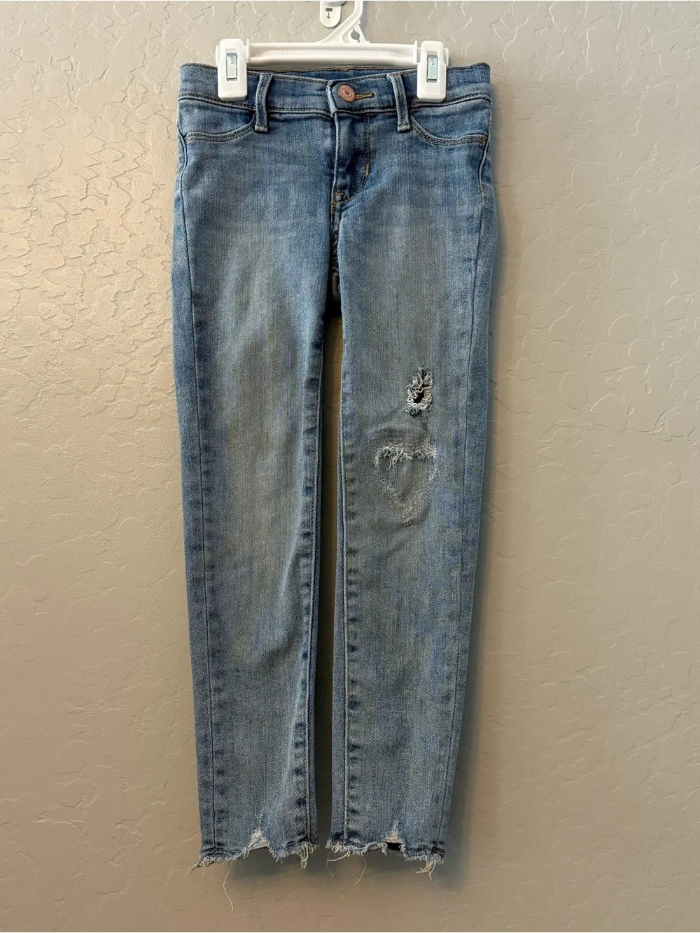 Old navy ballerina light wash distressed heart denim skinny jeans size 6